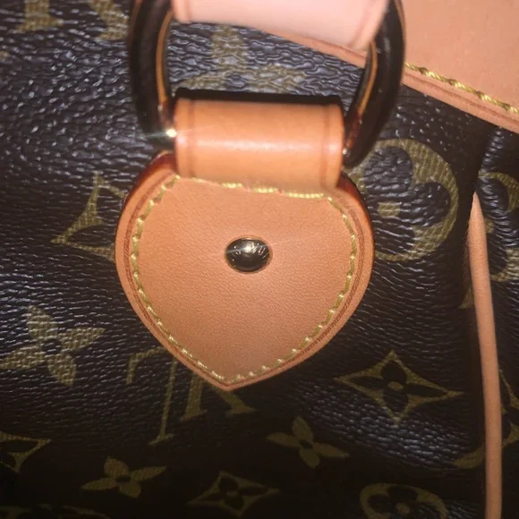 Beautiful Handbag - Picture 10 of 12